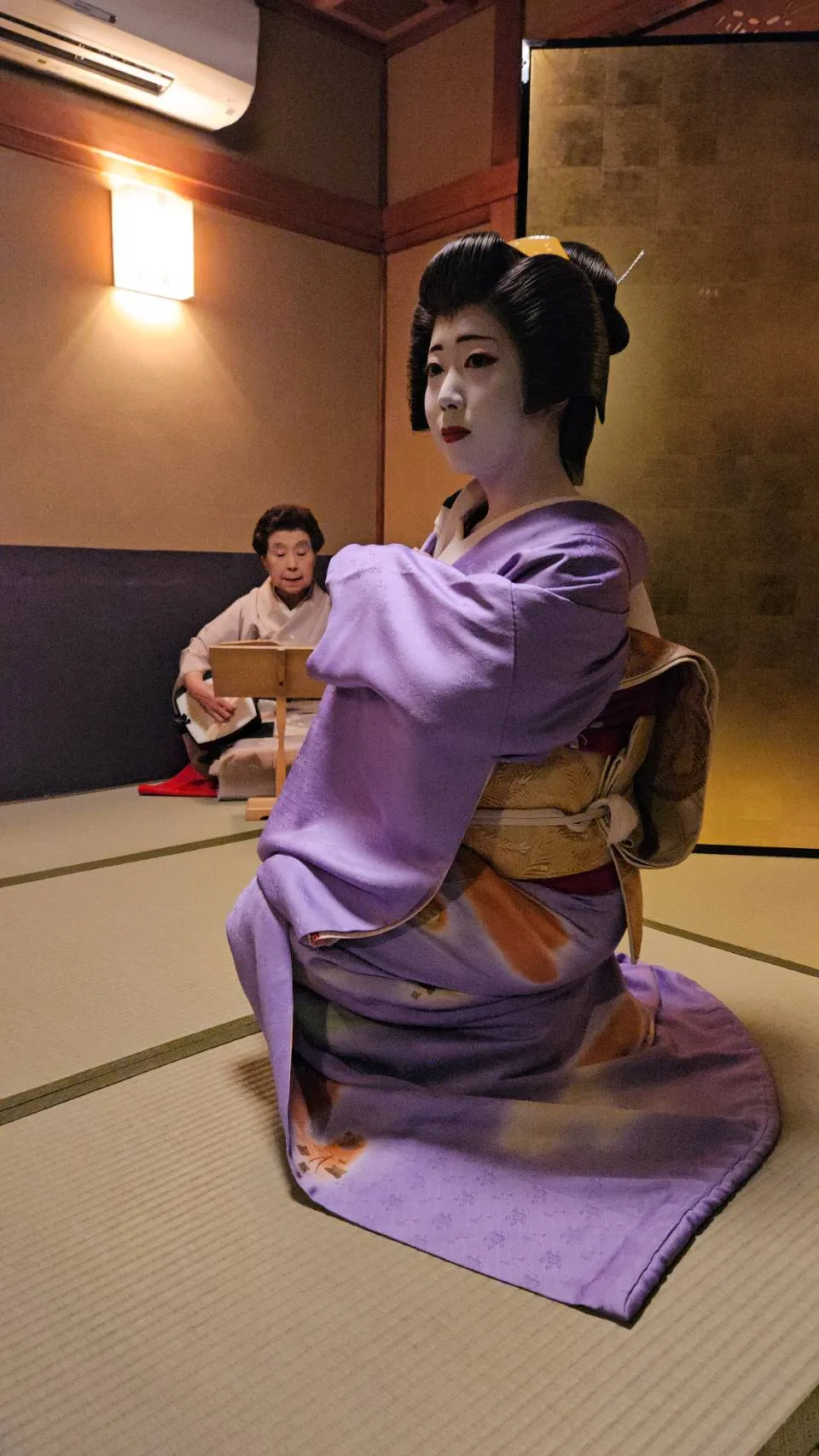 Geisha performance