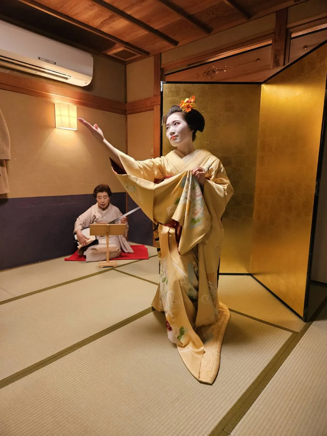 Maiko dance